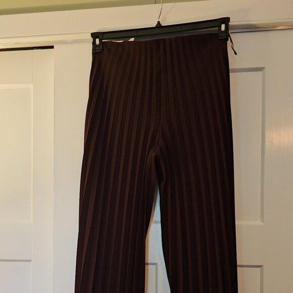 Burgundy / Wine High-Waisted Pleated Wide Leg Pants - Picture 7 of 9